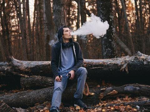 E-Papierosy guide - what e cigarettes do to your lungs and expert tips to minimize harm